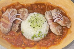 etelek_baconbe_gongyolt_szuz_pikans